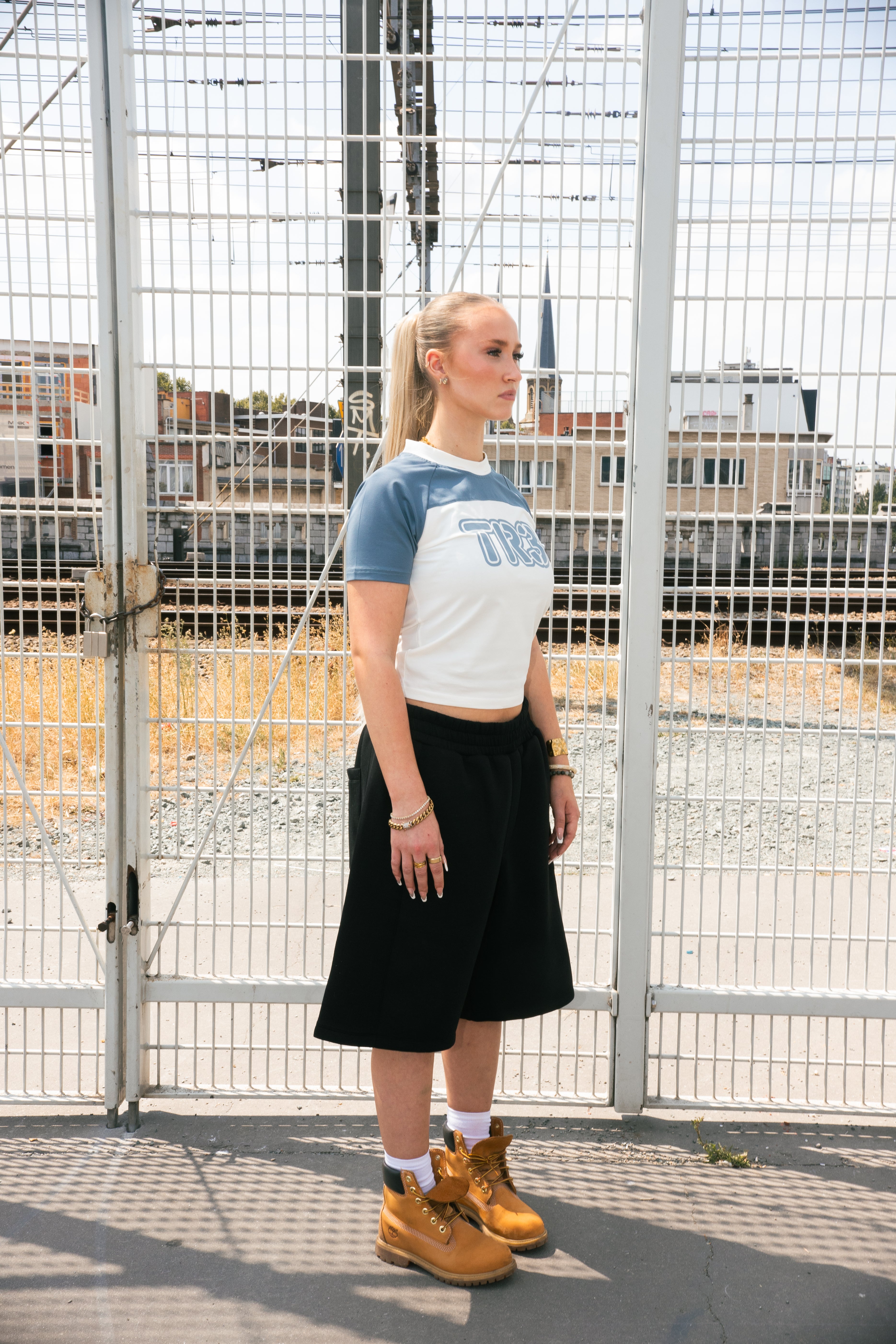 TR3 MOONBLUE BABY TEE